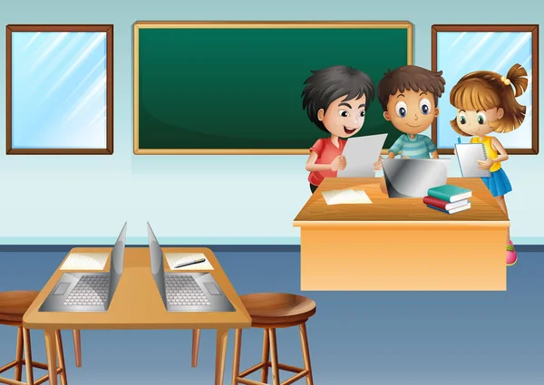 Τρία παιδιά εργάζονται στον υπολογιστή στην τάξη — Διανυσματικό Αρχείο