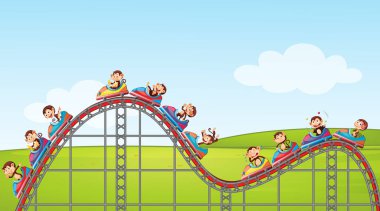 Parkta hız trenine binen mutlu maymunlarla dolu sahne