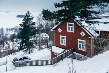 Tampere bölgesinde Pispalan eski evler. Finlandiya
