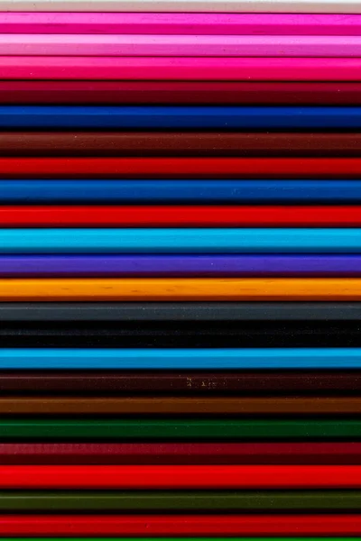 Mehrfarbige horizontale Linien, Regenbogentapete und Hintergrund — Stockfoto