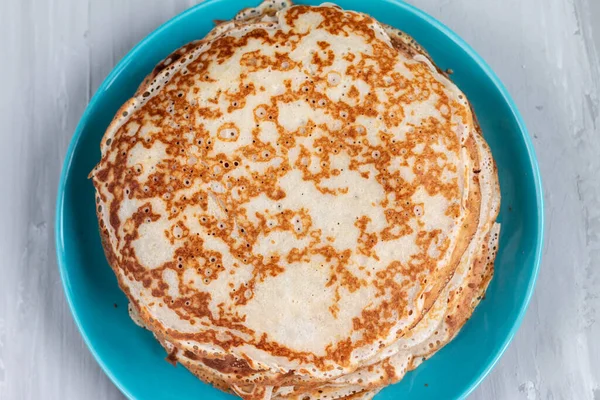 Pilha Panquecas Deliciosas Tradicionais Finas Prato Isolado Com Espaço Vazio — Fotografia de Stock