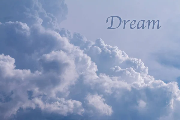 Хмари Блакитному Небі Текстом Сну Шаблон Дизайну Листівки — стокове фото