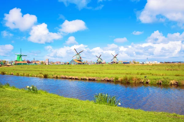 Canals and windmills. — Stock Photo, Image
