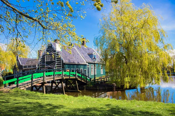 Nizozemsko, venkov. Typické autentické vesnice — Stock fotografie