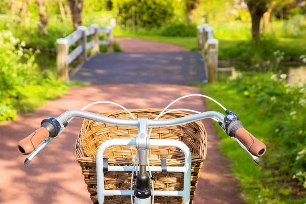 Cykel- och cykelväg. — Stockfoto