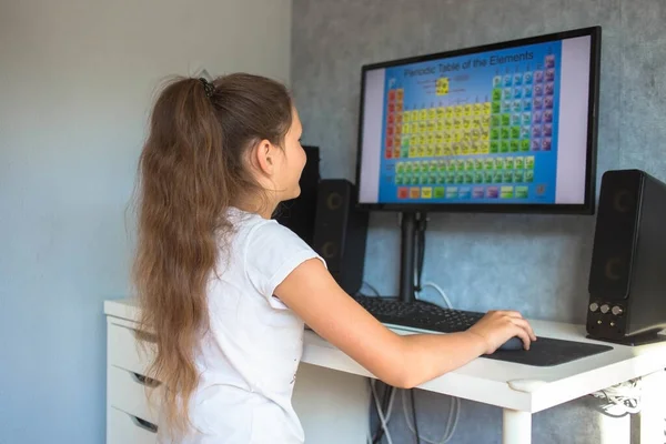 Home Schooling Teen Girl Studying Table Periodic Elements Home Computer — Stock Photo, Image