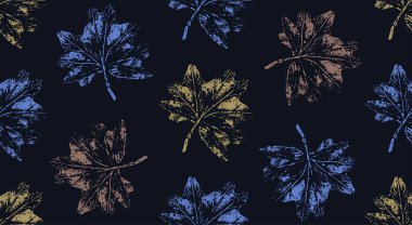 Koyu bir arka planda dağınık yaprak izleri olan kusursuz bir desen. Paketleme, el ilanları ve kartpostallar için evrensel taban. Vektör