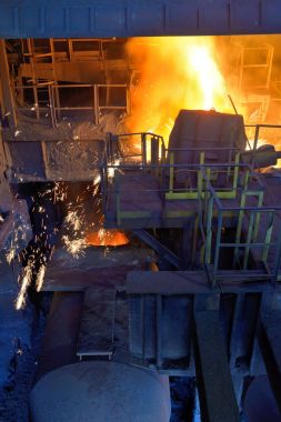 erimiş metal taşımak için çelik kovalar