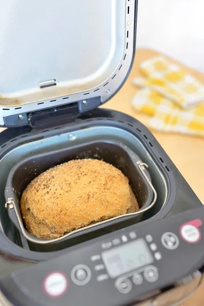 Máquina de pan con sartén —  Fotos de Stock