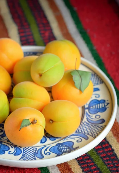 Ripe apricots fruits — Stock Photo, Image