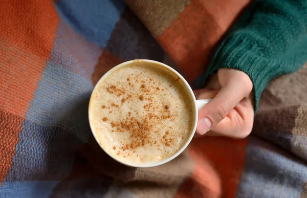 Girl with cup of cappuccino coffee — Stock Photo, Image