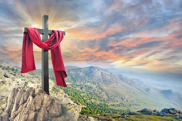 Cross against the dramatic sky — Stock Photo, Image