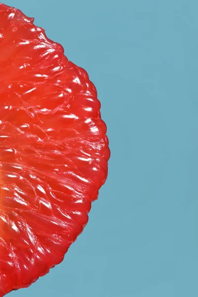 Skalad skiva av saftig grapefrukt — Stockfoto