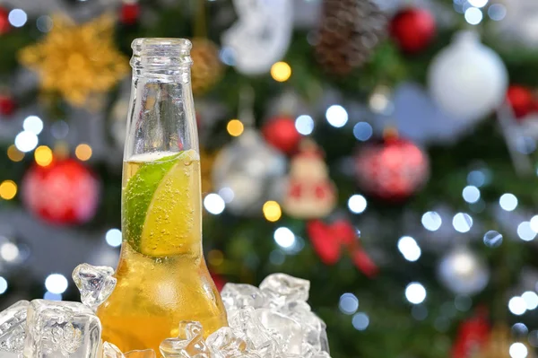 Beer With Lime Slice — Stock Photo, Image