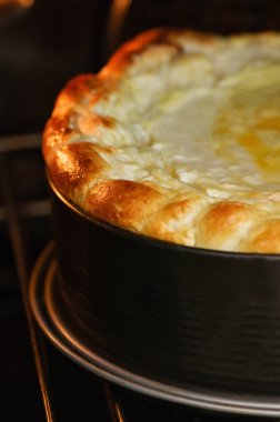 Romen Paskalya Ekmeği Pasca Paskalya Masasında