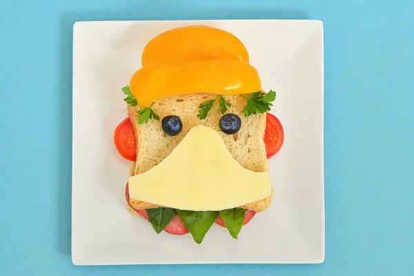 Creatief Kinderontbijt Met Werkgezicht Met Beschermend Masker — Stockfoto