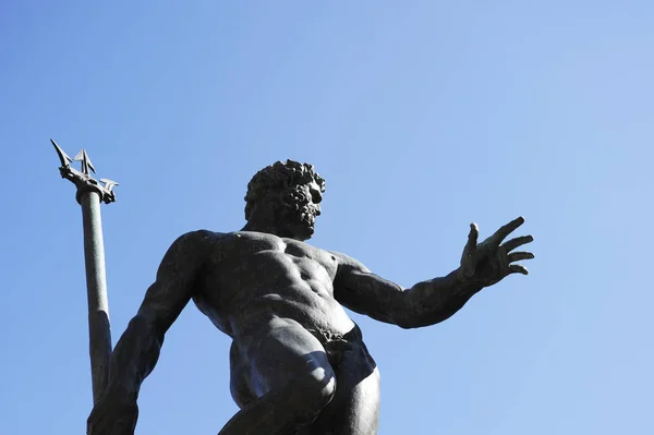 Die Antike Statue Von Neptun Dem Gott Des Wassers Und — Stockfoto