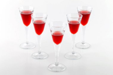 Meyve kırmızı likör bardak