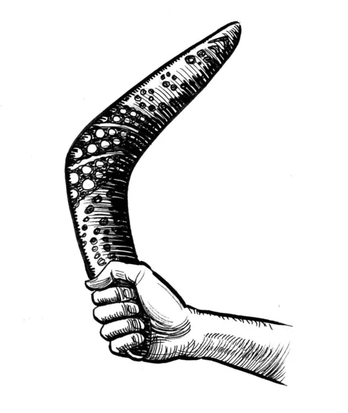 Ręczne Trzymanie Bumerangu Czarno Biały Rysunek Atramentu — Zdjęcie stockowe