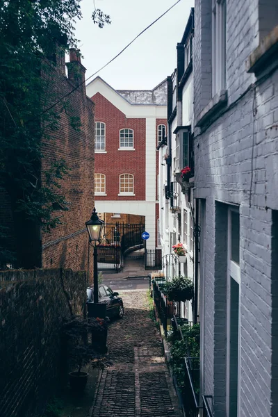 Hampstead, Londra 'da dar geçit