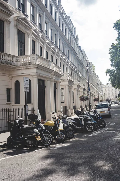 Terraced townhouses on Devonshire Terrace near Cleveland Square, — Stock Photo, Image