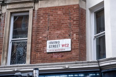 Irving Caddesi 'ndeki isim levhası, Londra, Uk