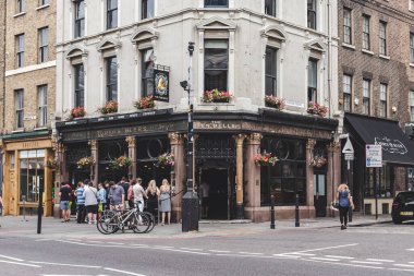 Spitalfields, Londra 'da Commercial Caddesi' ndeki Ten Bells Bar.