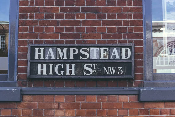 Nazwa Hampstead High Street Hampstead Hampstead Słynie Stowarzyszeń Intelektualnych Liberalnych — Zdjęcie stockowe