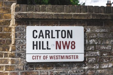 Carlton Hill sokak tabelası, St. John 's Ormanı, Westminster şehri.