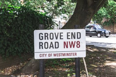 Londra / UK-30 / 07 / 18: Grove End Road tabelası, St John 's Wood, Westminster City