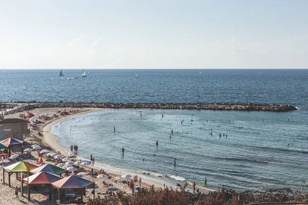 Тель Авів Ізраїль Люди Відпочивають Пляжі Хілтон Середземному Морі Тель — стокове фото