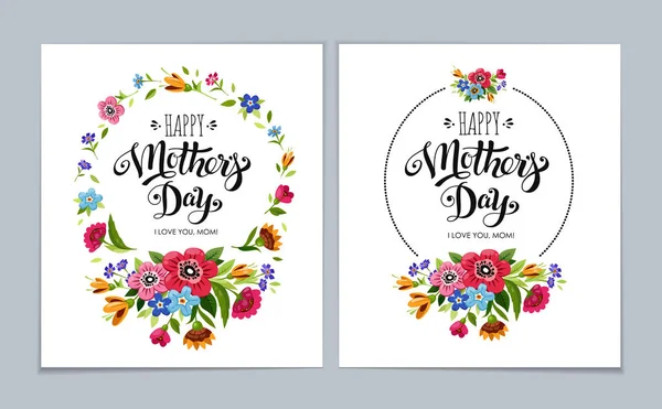 Elegante Happy Mothers Day kaarten op lichte blauwe achtergrond. Hand getrokken belettering Happy Mothers Day in frame bloem — Stockvector
