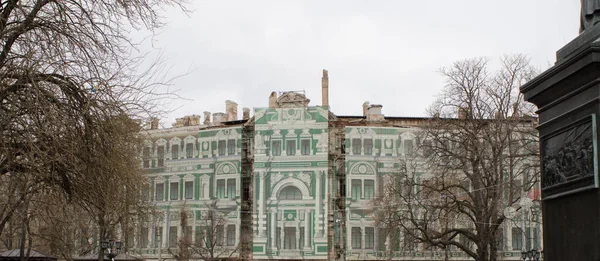 Odessa, Ukrayna - 16 Şubat 2017: İnşaat perdenin arkasındaki