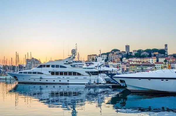 Yat Limanı ile Cannes kale müze içinde belgili tanımlık geçmiş