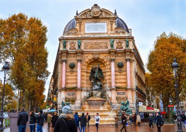 Çeşme Saint Michael - Paris, Fransa