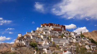 4 k Timelapse Thiksey Manastırı, Leh Ladakh, Jammu ve Keşmir, Hindistan