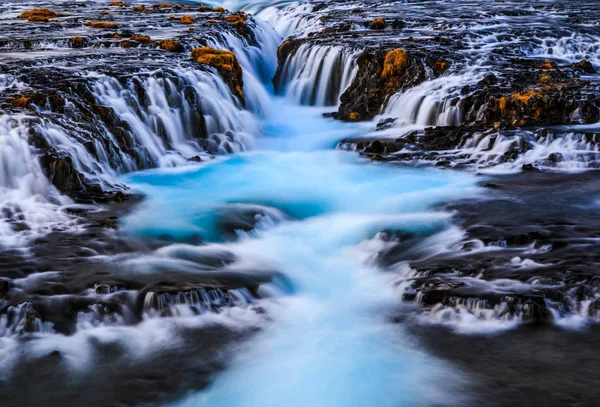 Cascada de Bruarfoss en invierno, Reikiavik, Islandia — Foto de Stock