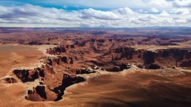 4K Paning Timelapse Hava Görüntüsü: Beyaz Halka Tepesi, Canyonlands Ulusal Parkı, Moab, Utah, ABD