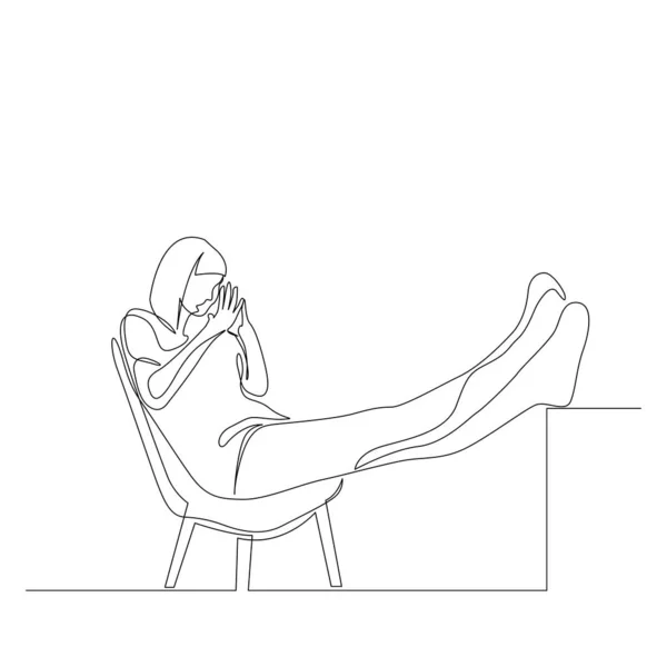 Uma mulher de linha contínua senta-se em uma poltrona levantando as pernas na mesa, tramando algo. Planejamento da conspiração. Ilustração vetorial . — Vetor de Stock