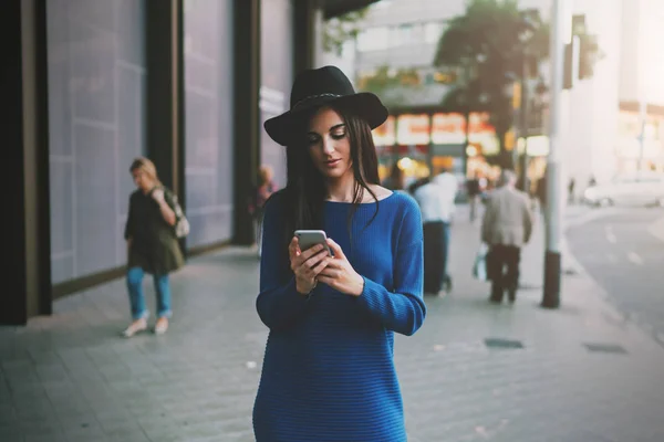 Successful Freelancer Working Mobile Phone Connected Wifi While Walking Street — Stock Photo, Image