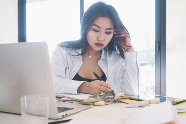 Young Business Woman Making Business Calls Smartphone Home Office Professional — Stock Photo, Image