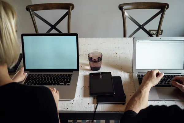 Young People Working Laptops Other Devices Old Wooden Table — Stock Photo, Image