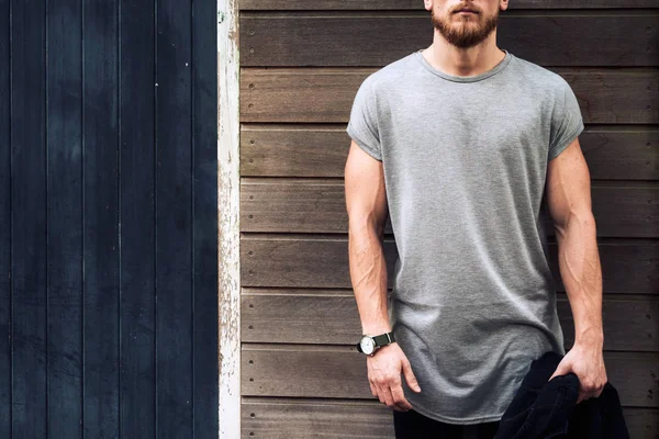Una Foto Recortada Modelo Masculino Musculoso Usando Una Camiseta Gris —  Fotos de Stock
