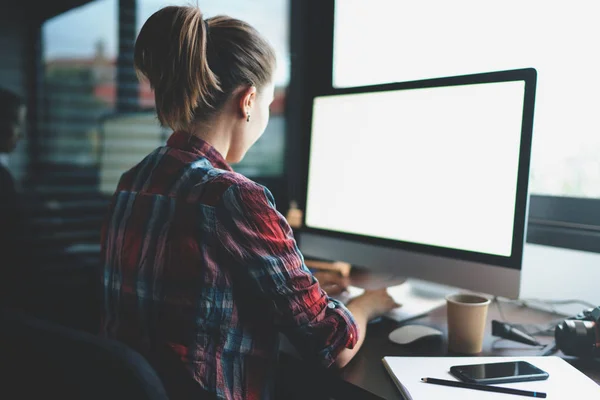 Young Casual Dressed Modern Student Looking Job Practice Completing Her — Stock Photo, Image