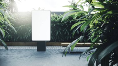 Arka planda yeşil palmiye ağaçları olan boş, beyaz, dikey ışık kutusu. Reklamcılık veya tanıtım afişi içeriği için parktaki boş fotokopi ekranı olan reklam panosunu temizle. 3d hazırlayıcı.