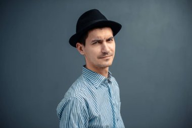 adam düşündüm düşünüyorum