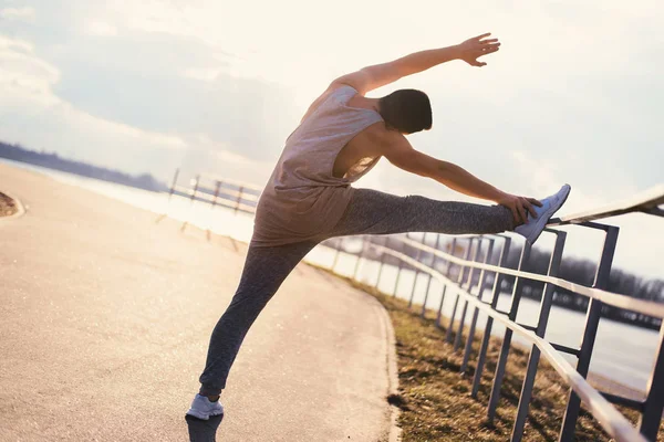 Parkour eylem atlama gençler