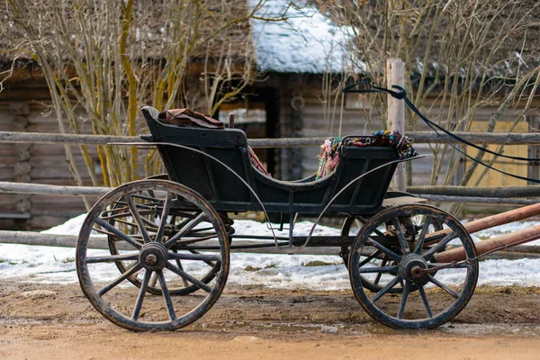 Ancien transport rétro chariot — Photo