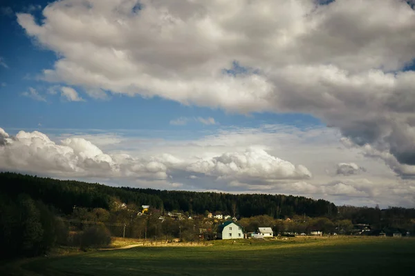 Panorama zomer wolken veld landbouw — Stockfoto