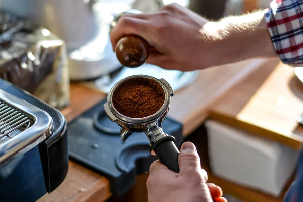 Máquina de café no café expresso — Fotografia de Stock